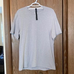 Grey lululemon t-shirt
